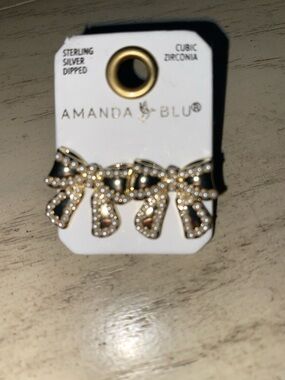 New Amanda Blu Earrings, gold Bows